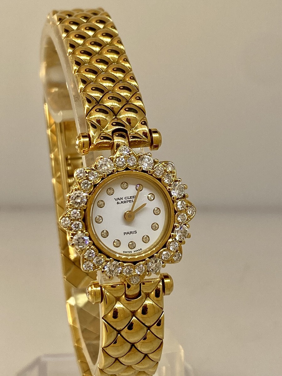 Van Cleef & Arpels Classique Yellow Gold & Diamond Bracelet  display picture 2