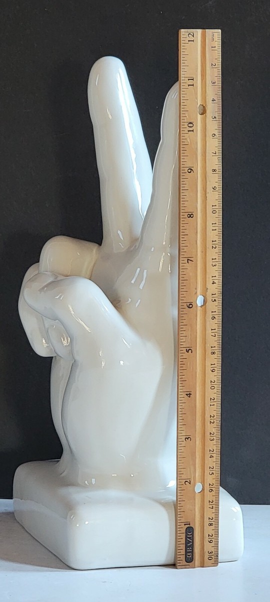 Main En Céramique Blanche Forme V - Symbole Paix Et Victoire, Occasion