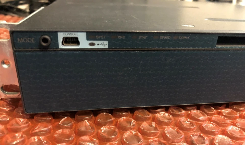 CISCO CATALYST 3560X / WS-C3560X-24T-S / 24 Ports / C3KX-BLANK Switch - Image 4 of 4