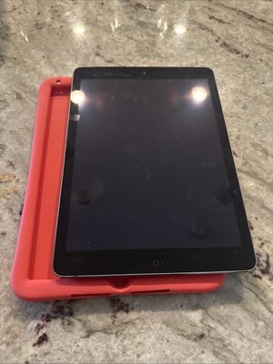 Apple iPad Air 1st Gen (A1475) Unlocked 16GB Black - Very Good Tested