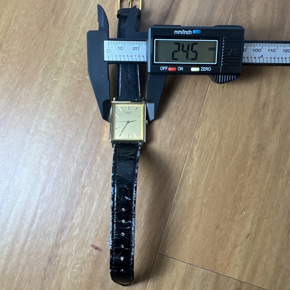 Vintage SEIKO Chariot 2C21-5180 Gold Men's Quartz Watch From