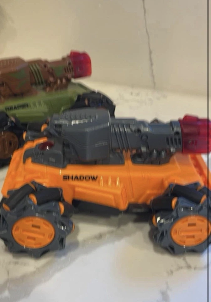 Laser Battle Hunters Shadow & Reaper Radio Control Vehicles No Remote Control - Image 4 of 4