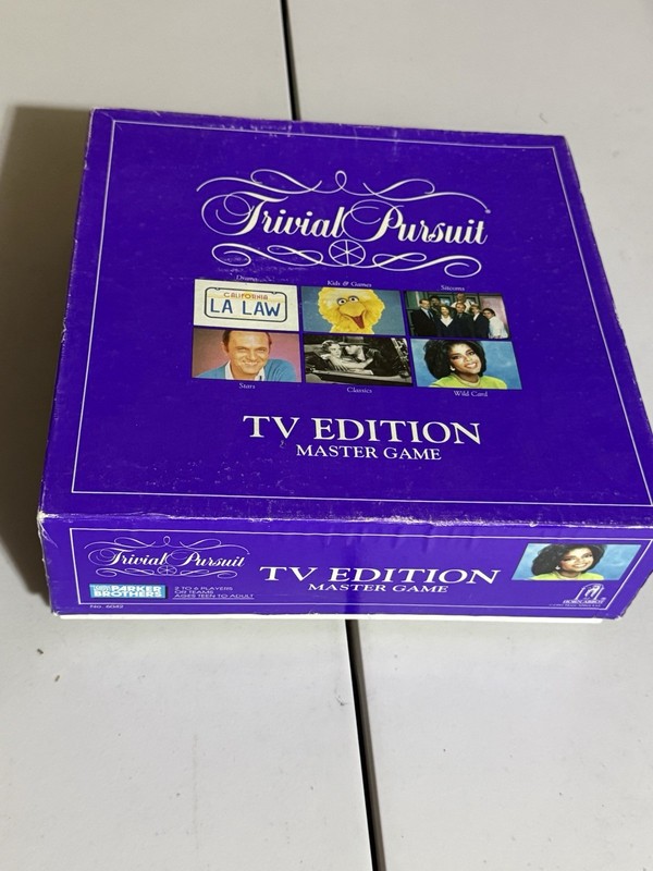 Vintage Trivial Pursuit TV Edition Master Game 1991 Complete w/ Cards & Box