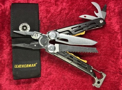 Leatherman Signal Black & Stainless 19 Function 11 Tool Multi-Tool 2022 (772)
