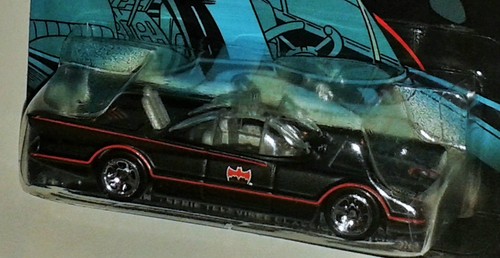 HotWheels Diecast - BATMAN Classic TV Series BATMOBILE - NEW & Sealed - Picture 3 of 7