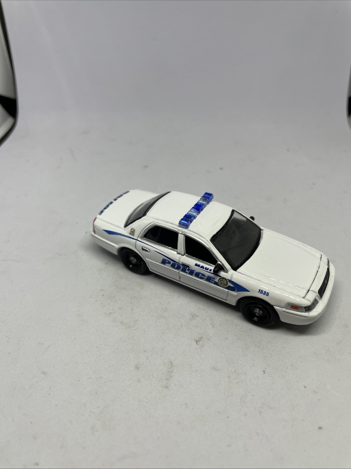 2016 Greenlight 1:64 Scale Hot Pursuit • Maui PD 2008 Ford Crown Victoria