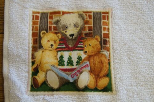 Christmas handmade decorated flannel face cloth three teddy bears reading book  - Afbeelding 1 van 2