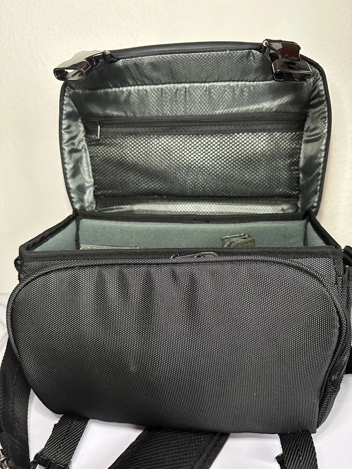 Bolsa para cámara Nikon Digital SLR DSLR 17001 Estuche Acolchado Correa para el Hombro Genuina Foto 4 de 4