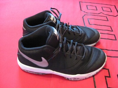 Used Nike Air Emergent Black And White Size 9 Basketball Shoes #649