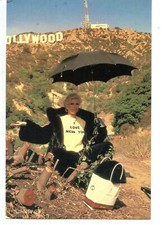 Comedian Joan Rivers-Fur Coat-Umbrella-Hollywood Sign-1983 Modern Postcard