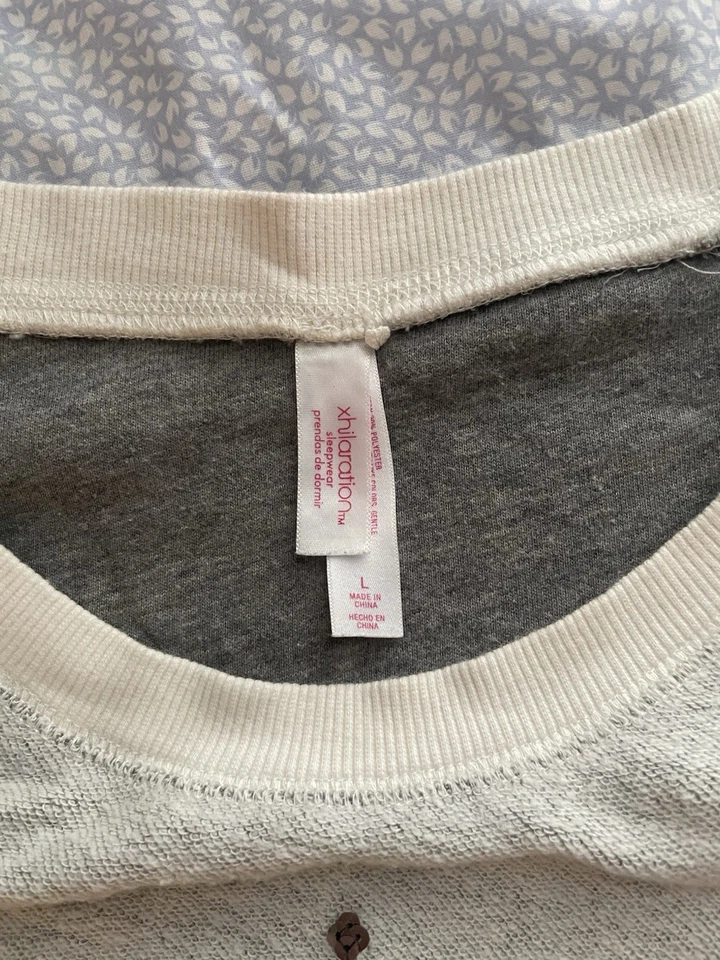 Gray Metallic SHINE BRIGHT Sequin Sweatshirt Y2K Silver Christmas Xhilaration L - Image 4 of 4