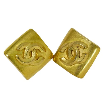 Boucles d'oreilles clips plaqué or CHANEL CC - Photo 1/4