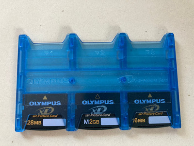 3 x Olympus xd Picture Card mit Kartenhalter * 16 MB + 128 MB + M 2GB