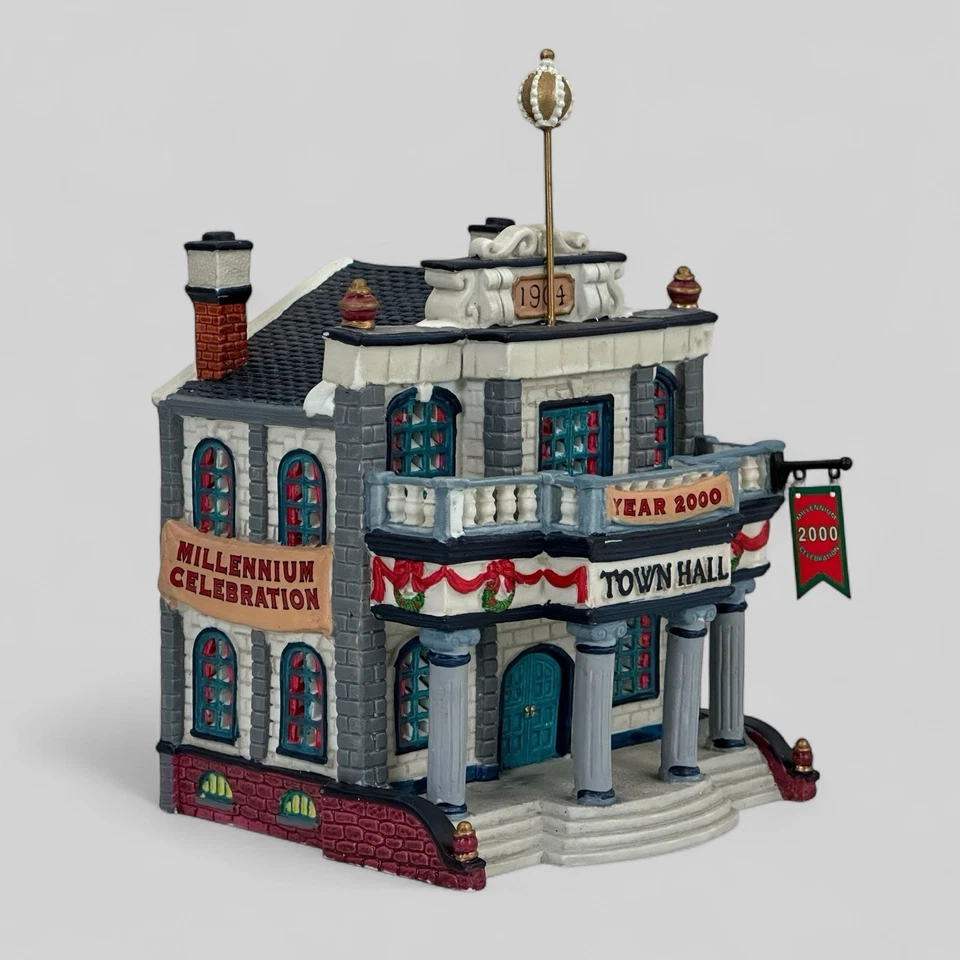 Casa iluminada de porcelana Lemax Millennium 2000 Celebración Ayuntamiento vintage 1999 Foto 2 de 4
