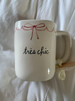 Rae Dunn Bow Tres Chic Becher Tasse Neu mit Etikett