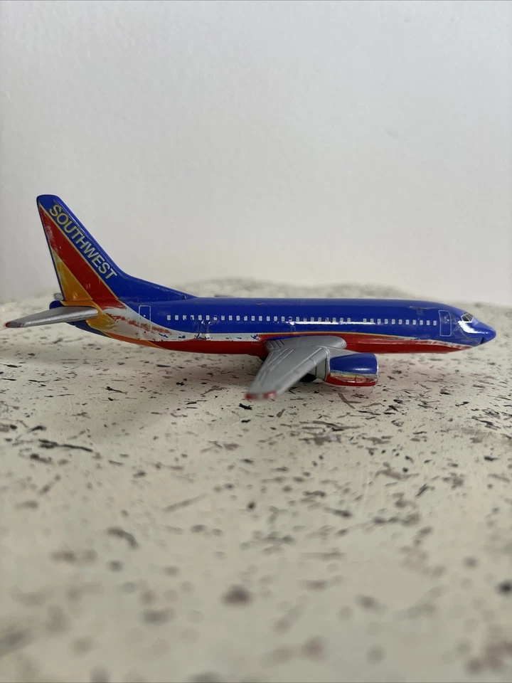 Rare HTF Diecast Airplane Southwest Airlines RealToys 5-3/4" Made In China - Image 2 of 4