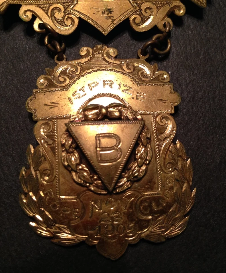 Medalla YMCA chapada en oro 1er lugar: escalada en cuerda FECHADA 23 de noviembre de 1905 Foto 3 de 4