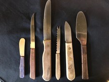 Set 6 Wood Handled Variety of Knives - steak, spreaders, utility