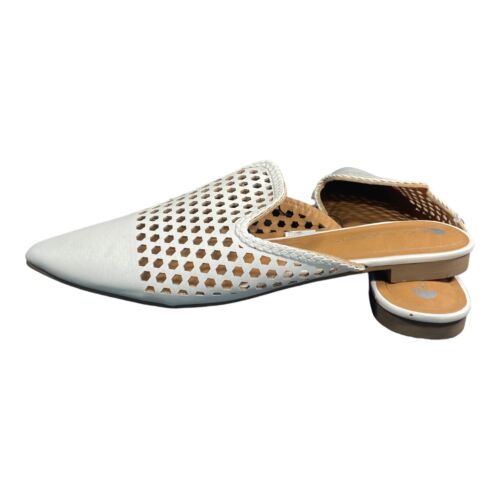 Sandalias planas Big Buddha talla 10 para mujer blancas y marrones con patrón de agujeros hexagonales - Imagen 4 de 12