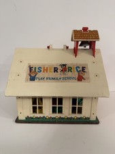 Vintage 1971 Fisher Price Little People Play Family School House 923