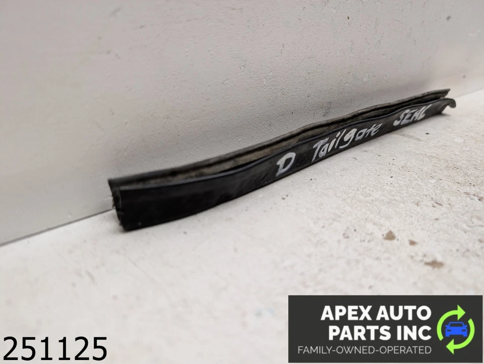 Chevrolet El Camino 1979 fabricante de equipos originales sello de puerta trasera de 3,9 L Foto 3 de 4