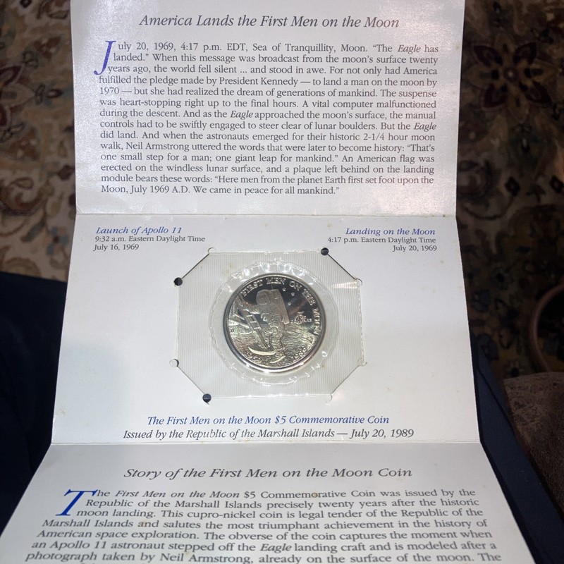 Republic Of The Marshall Islands First Men On The Moon$5  Commemorative Coin