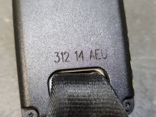 Attache ceinture sécurité arrière gauche simple - Peugeot 208 I jusqu'à 2019 - Photo 2/3