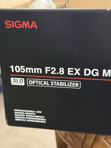 Sigma EX 105mm F/2.8 OS HSM DG Lens - Picture 9 of 14