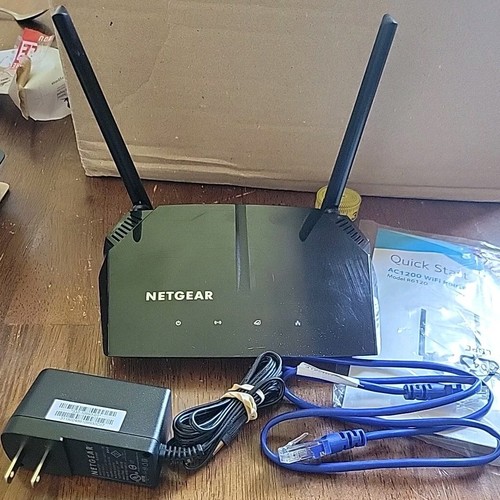 NETGEAR AC1200 Dual Band WiFi Router Model R6120 - Picture 3 of 4