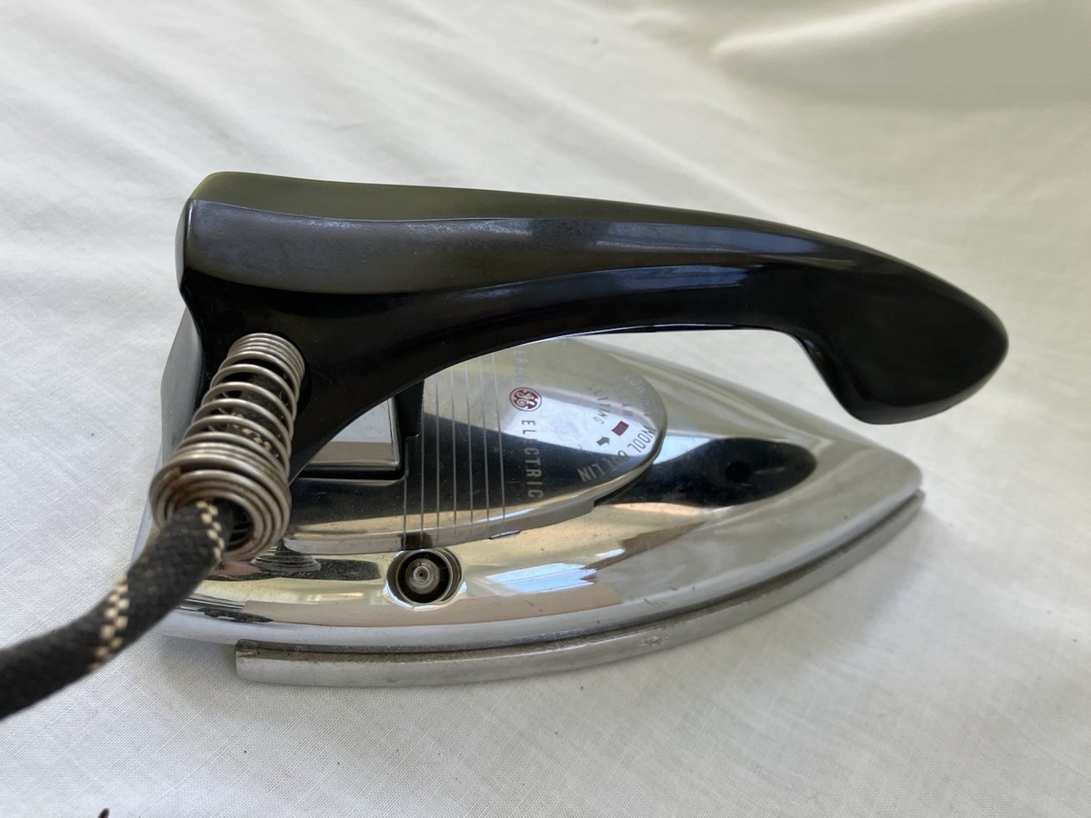 Vintage GE General Electric STEAM TRAVEL IRON with Box & Manual