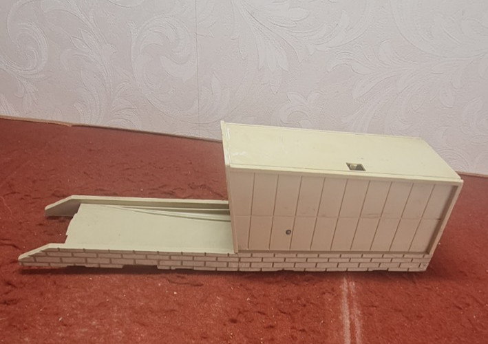 Dinky Toys - 1:43 - Garage et 2 modèles