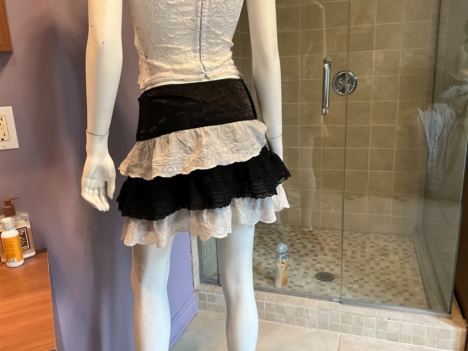 Une part de magie - Jupe bébé rouge et blanc à dentelles
