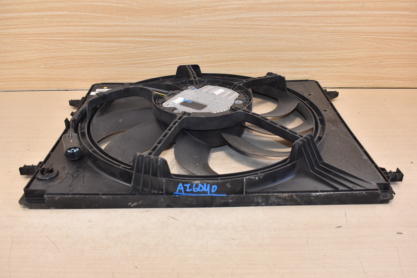 17-20 MASERATI LEVANTE ENGINE RADIATOR COOLING FAN ASSEMBLY W/ MOTOR GENUINE OEM