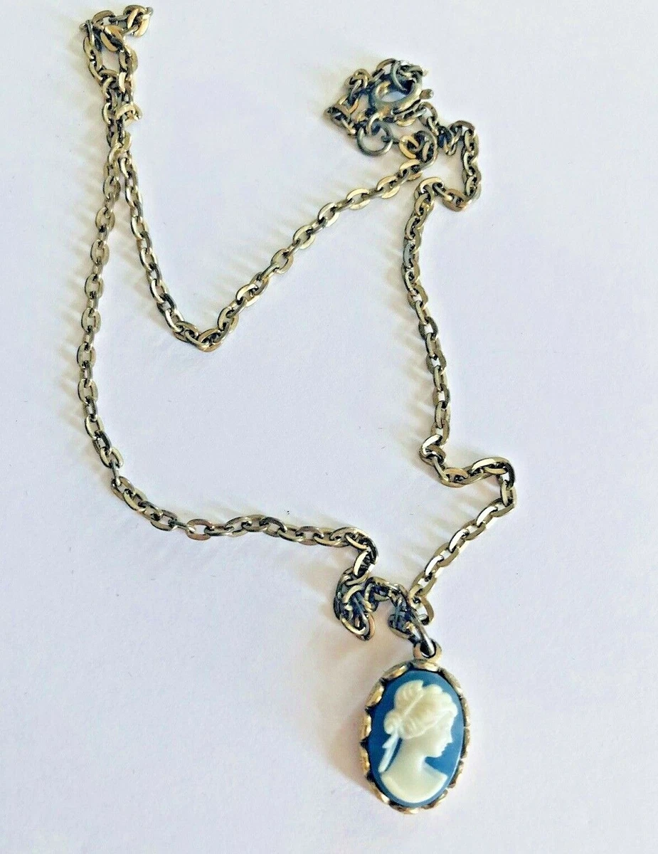 Avon shop cameo necklace