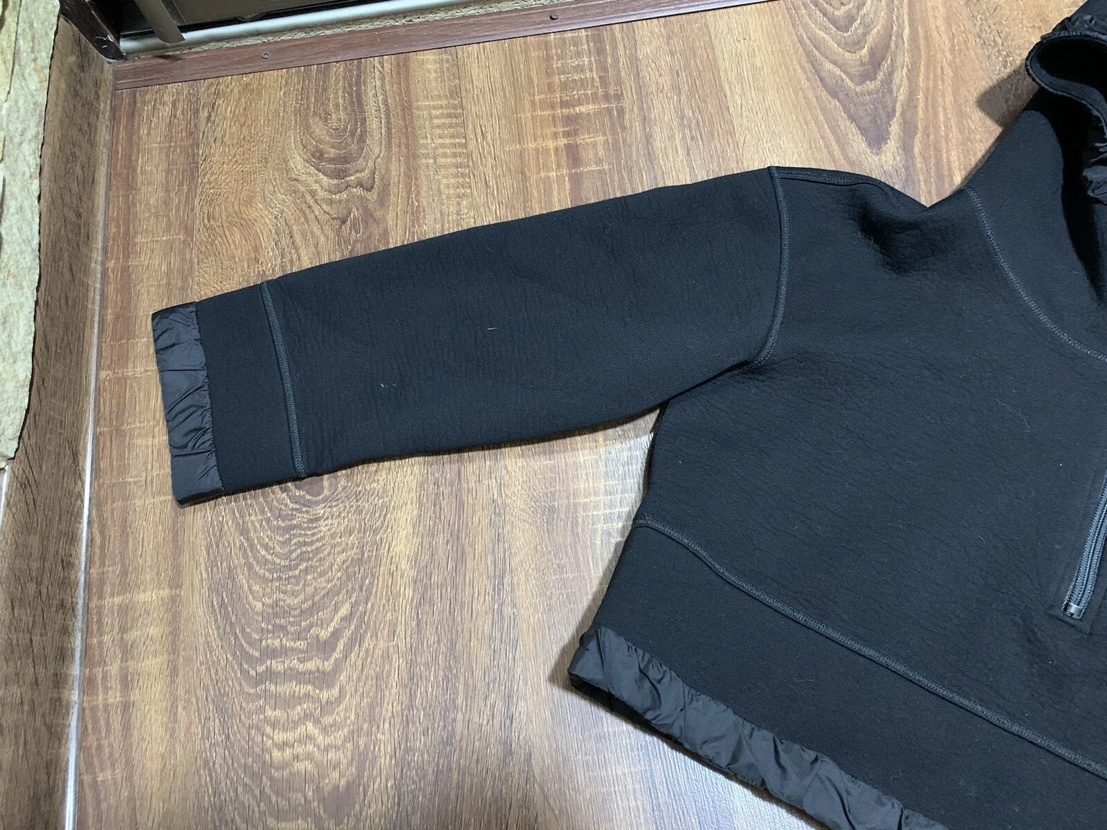 Felpa con cappuccio Dsquared2 nera in neoprene cropped Wmns