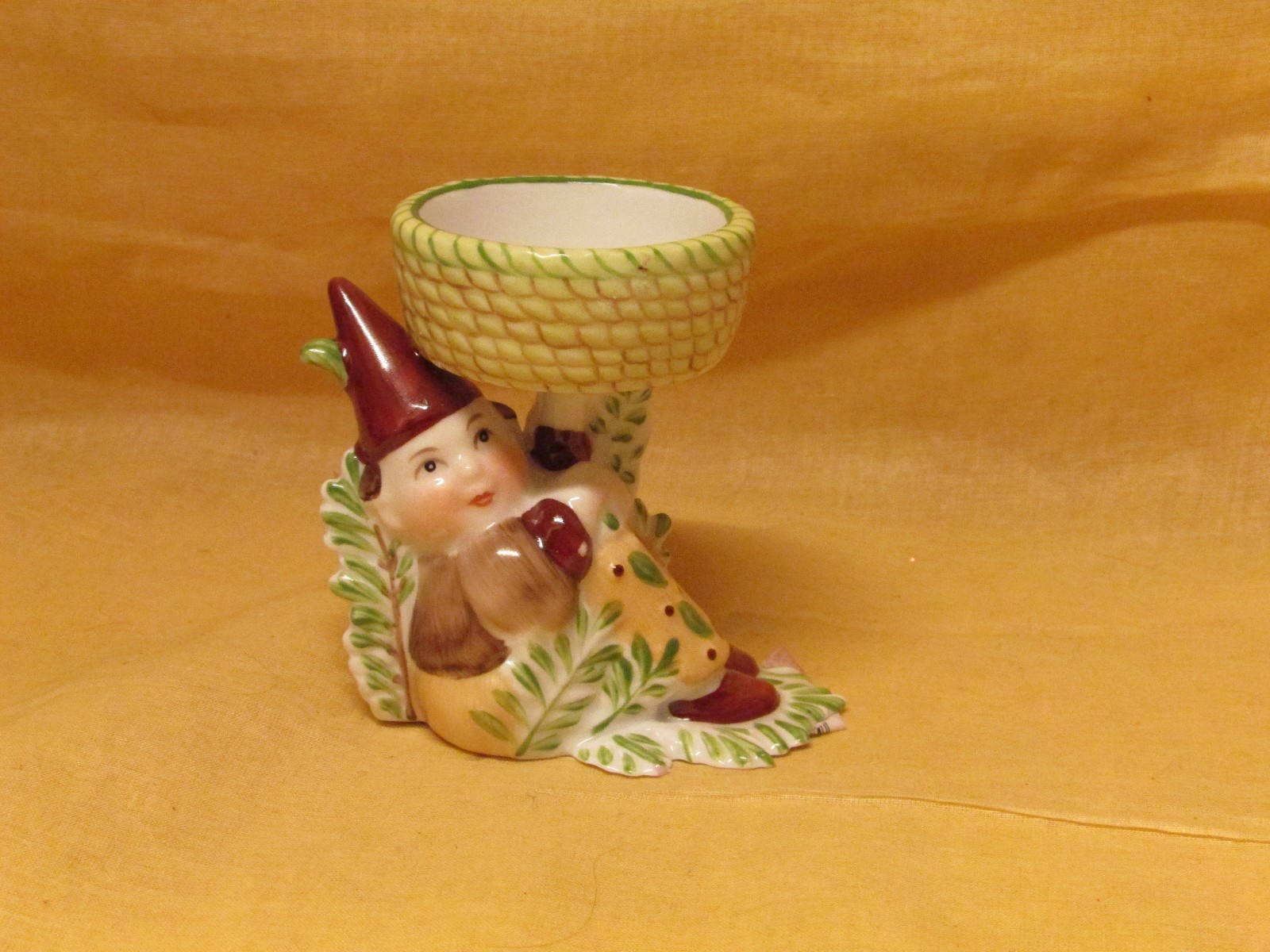 V&B VILLEROY & BOCH FOREST DECORATION Kleiner Freund mit Korb