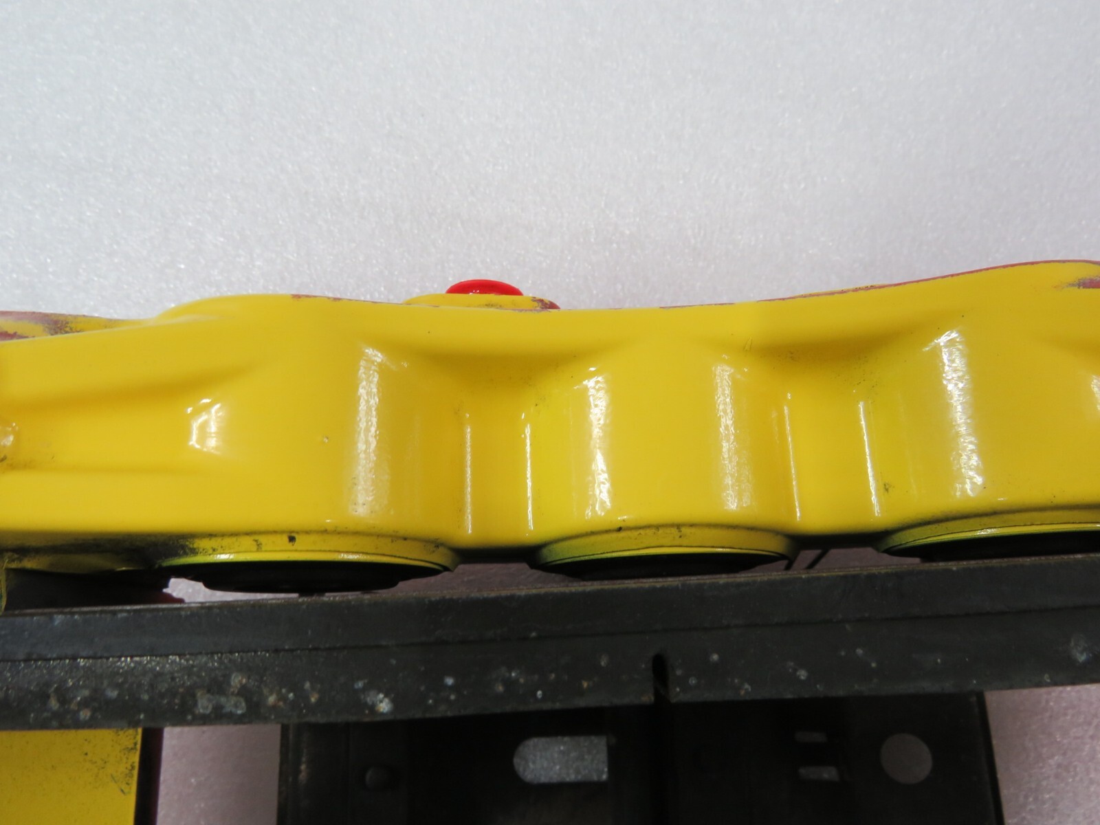 Ferrari 458 Italia, Spider, RH, Front Brake Caliper, Red, Dmg, Used, P/N 261777