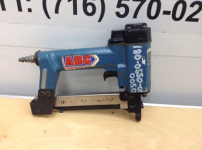 Used BeA 90/32-611 Pneumatic Carpet Stapler Air Staple Gun Home Flooring Nailer