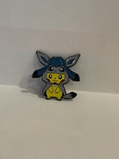 Pok mon Pikachu Glaceon Poncho Enamel Pin