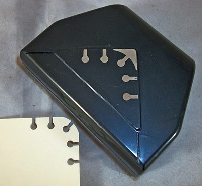 EK Success Corner Craft Paper Punch - Keyholes with Rounded Edge  - 1-5/8''