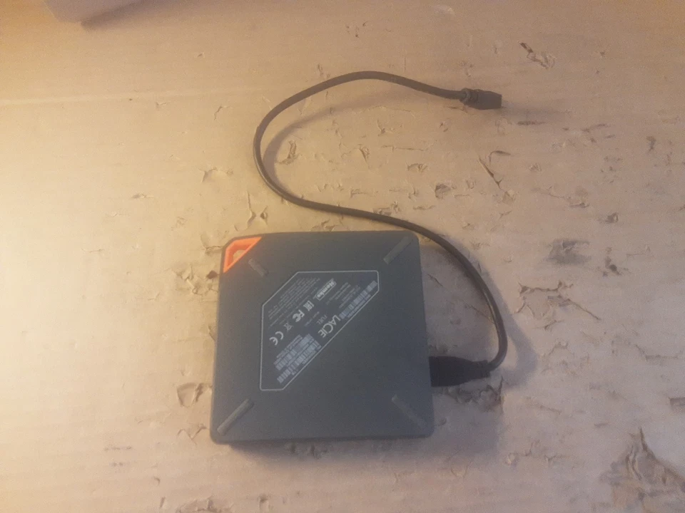 LaCie Fuel 1TB  Storage  & USB 3.0 Cable, WI-FI NOT WORKING - Image 4 of 4