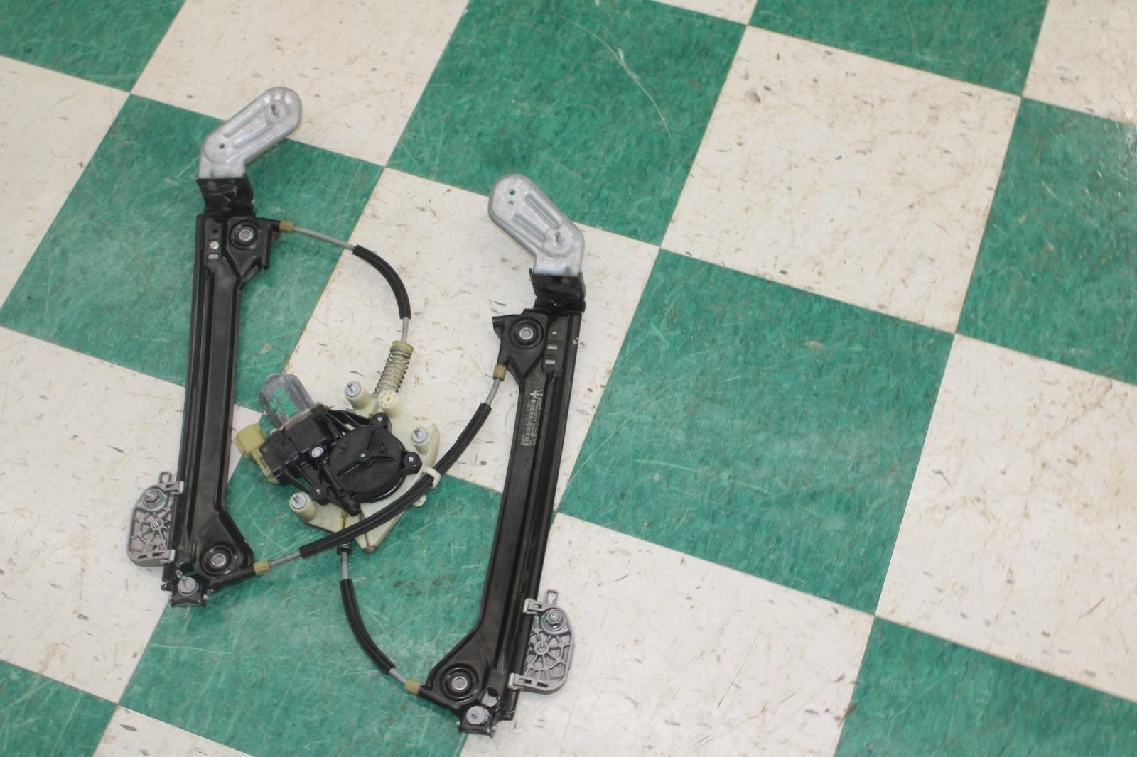 Maserati Ghibli 2014-2017 Rear Left Window regulator