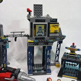 LEGO DC Comics Super Heroes: The Batcave (6860) 99% COMPLETE