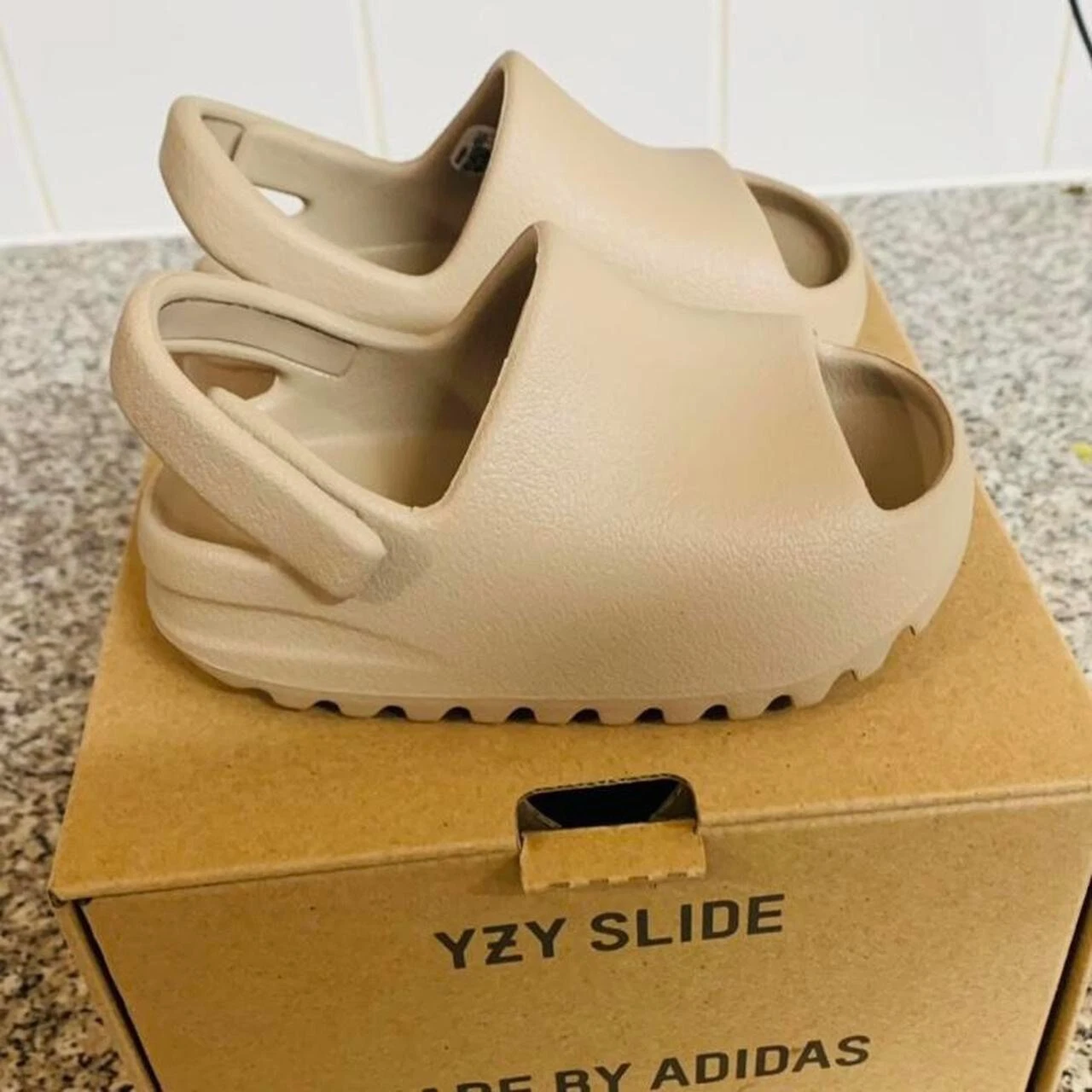 Adidas YEEZY Slides neonati PURO (Rifornimento) Taglia UK 6K US 6K Nuovissimo ✅