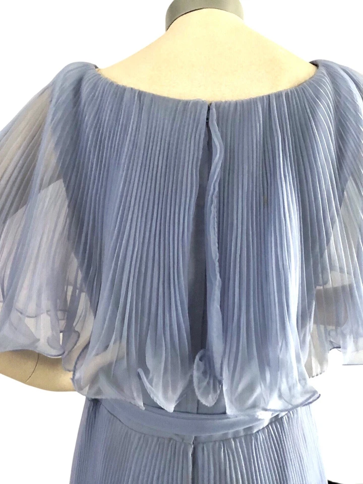 Vestido Midi Vintage Miss Elliette Chifón Acordeón Plisado Volantes Capa Flutter M-L Foto 4 de 4