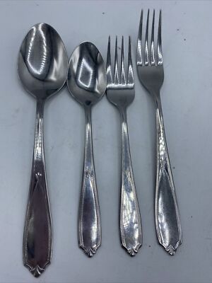 Farberware Stainless Steel CASSELBURY 4 Piece Place Setting Glossy 18/8 Retired