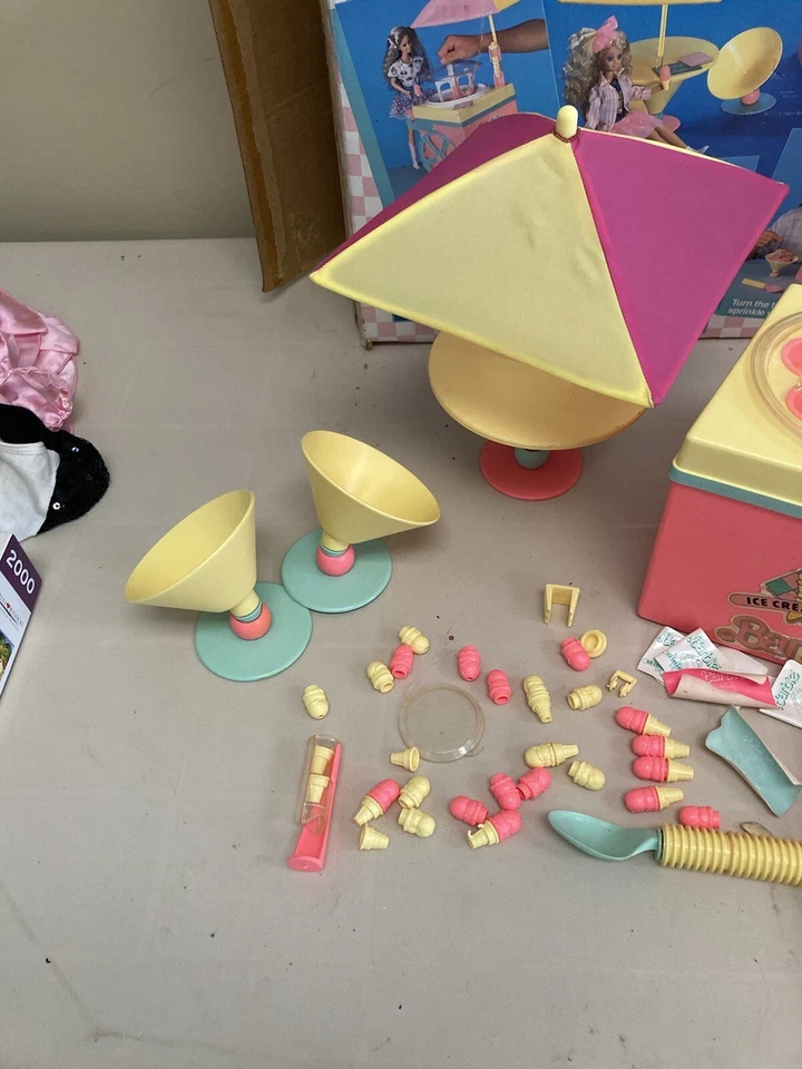 JUEGO BARBIE HELADERÍA SHOPPE 1986 DE COLECCIÓN - LOTE DE PIEZAS DE REPUESTO - INCOMPLETO Foto 3 de 4