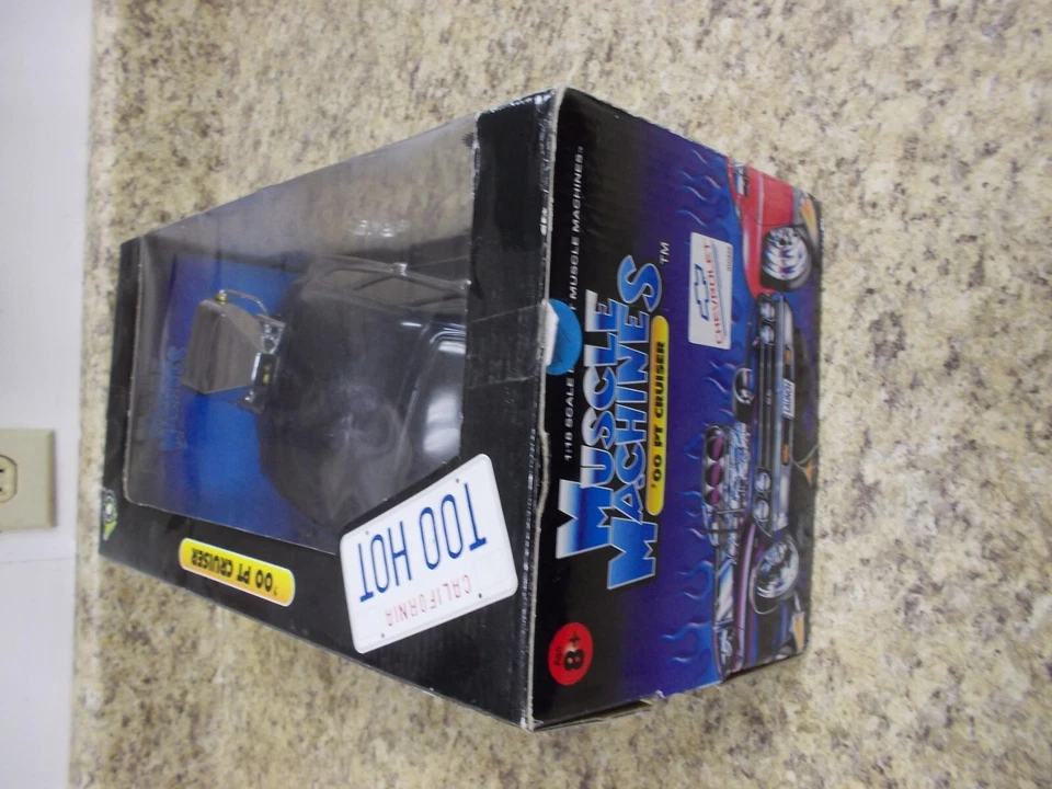 Muscle Machines 2000 PT TOO HOT cruiser 1/18 NIB in Box - Image 4 of 4