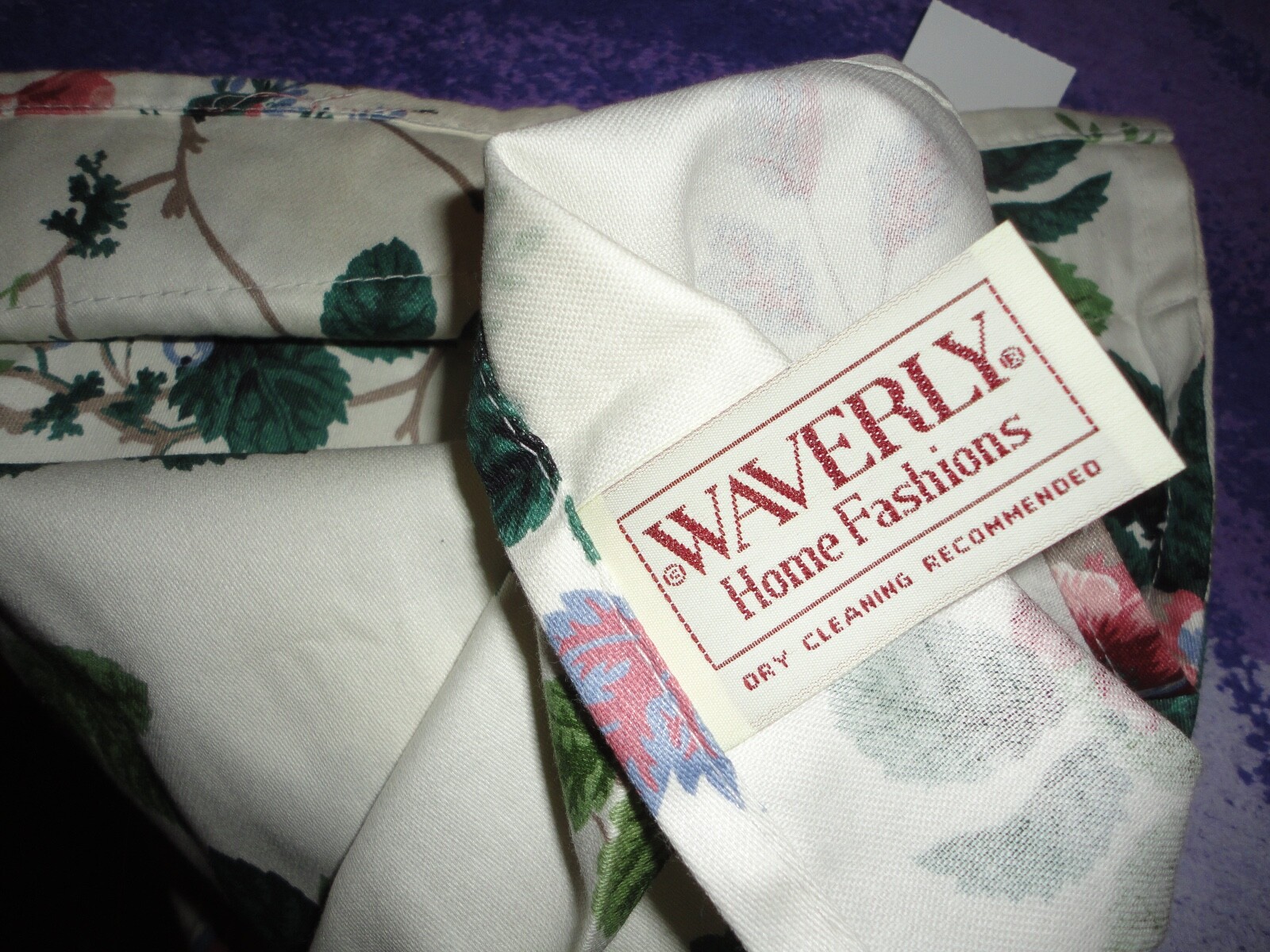 WAVERLY PLEASANT VALLEY CHIANTI GREEN BURGUNDY FLORAL (1) TAILORED