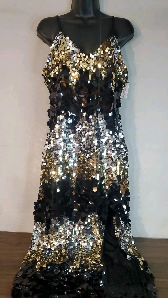 hot and delicious gold dress What else would you wear to the @goldhouseco Gold Gala but a delicious gold number by @lethanhhoa_official ? Love everything about this dress so it needed its own separate post